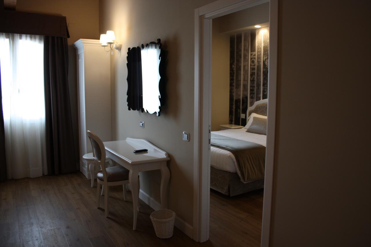 Suites & Apartments Liola' Castrocielo Ngoại thất bức ảnh