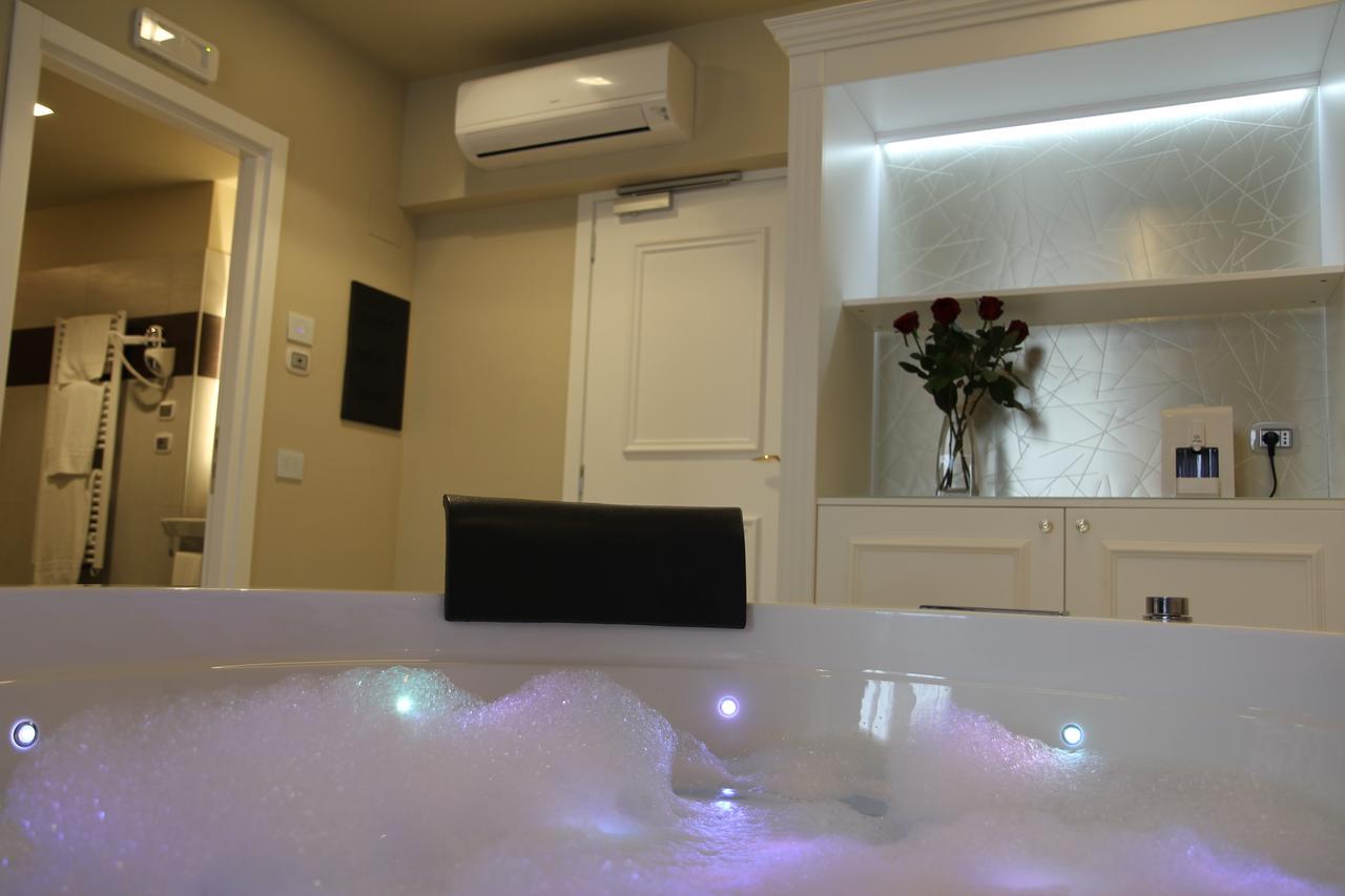 Suites & Apartments Liola' Castrocielo Ngoại thất bức ảnh