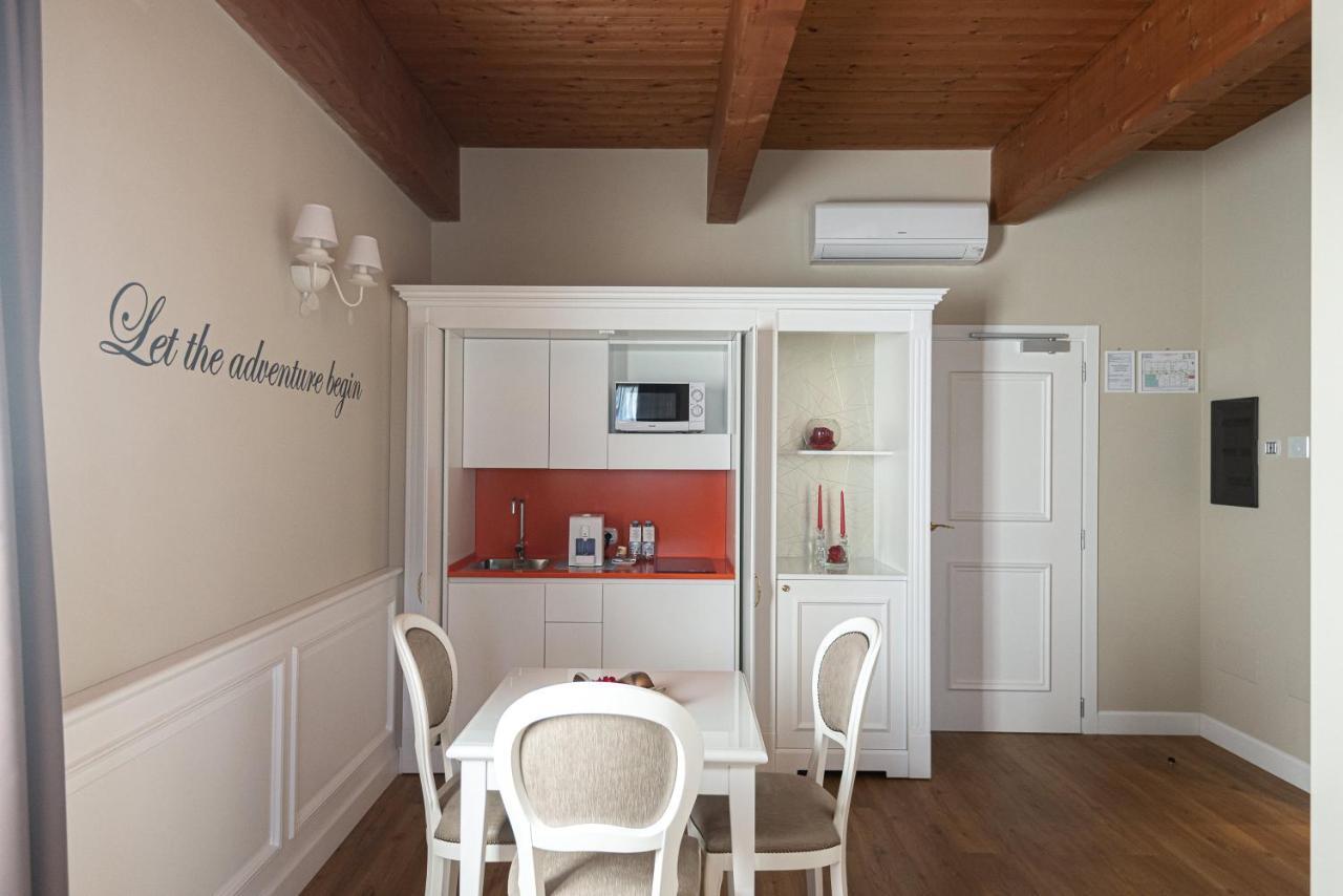 Suites & Apartments Liola' Castrocielo Ngoại thất bức ảnh